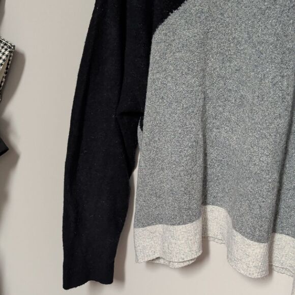 J. Crew Women's Black, Gray, and Cream Sweater - Picture 4 of 7